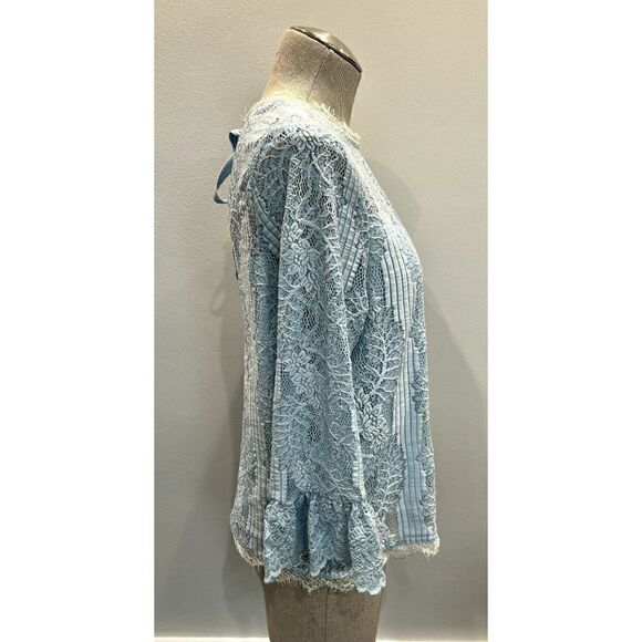 Heartloom NWT Lace Bell Sleeve Top in Light Blue Size M - Picture 3 of 5